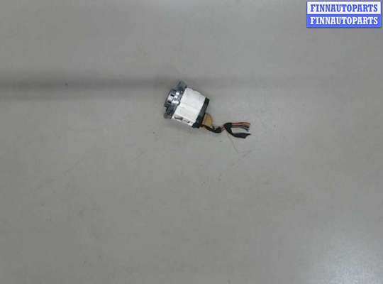 купить Кнопка включения полного привода на Volkswagen Touareg 2002-2007