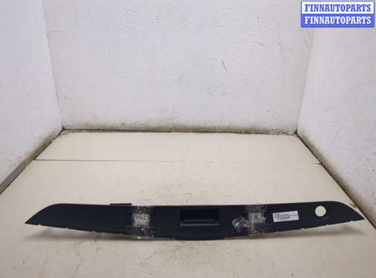 Планка подсветки номера на Mercedes-Benz E (W212)