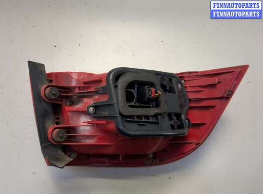 Фонарь задний на Volkswagen Passat B7 (36)