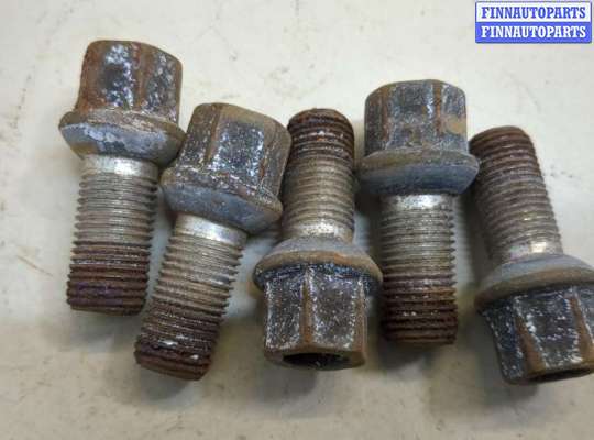 Болт колесный (гайка) на Audi A4 (8K, B8)