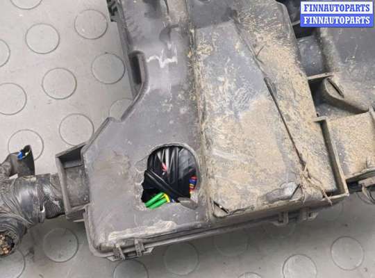 Блок предохранителей NS605383 на Nissan Qashqai 2006-2013