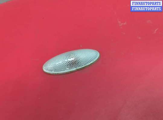 Повторитель поворота в крыло на Toyota Vitz P9