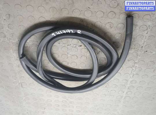 купить Уплотнитель на Lexus RX 2009-2015