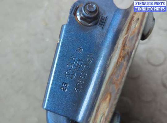 купить Петля крышки багажника на Volkswagen Jetta 6 2010-2018