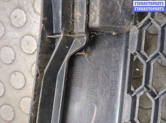 купить Решетка радиатора на Toyota Corolla Verso 2004-2009
