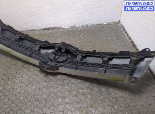 купить Решетка радиатора на Toyota Corolla Verso 2004-2009