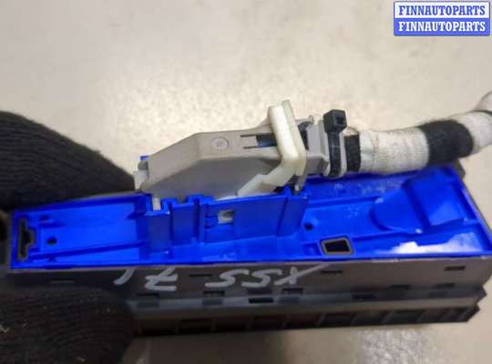 купить Кнопка парктроника на Volkswagen Passat 7 2010-2015 Европа