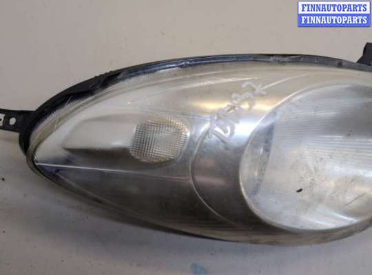 Фара передняя на Nissan Note (E11)