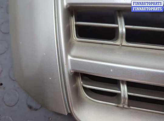 купить Решетка радиатора на Toyota Highlander 1 2001-2007