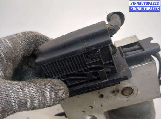 Блок ABS на Volkswagen Passat B5+ (3B, GP)