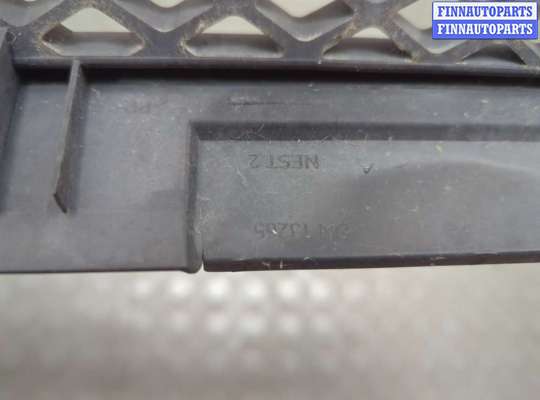 купить Решетка радиатора на Ford Fiesta 2001-2007