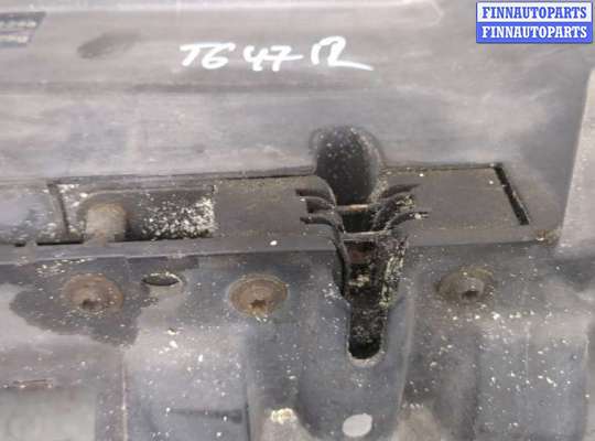 купить Рамка передняя (телевизор) на Volkswagen Golf 5 2003-2009