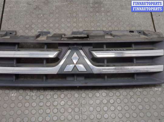 Решетка радиатора MT572170 на Mitsubishi Pajero 2006-2022