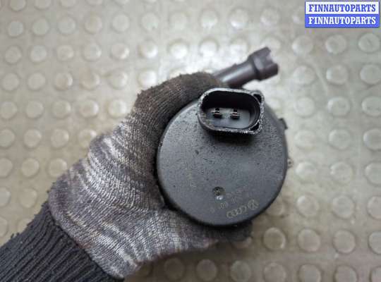 Насос воздушный (продувки катализатора) на Volkswagen Golf IV (1J)