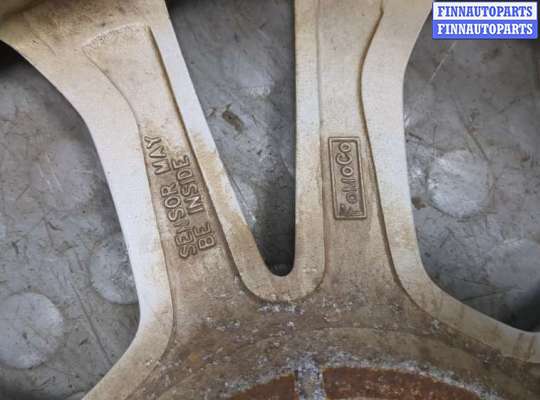 купить Колпачок литого диска на Ford Escape 2015-2019