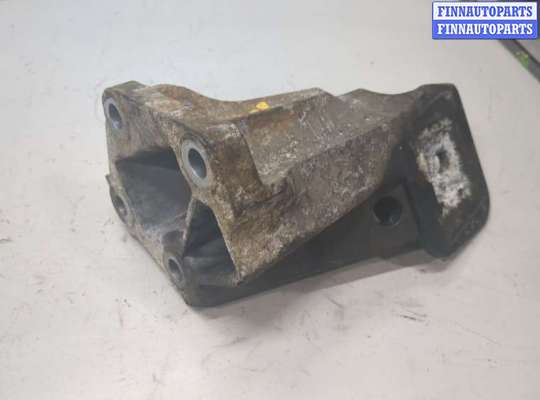 купить Кронштейн двигателя на Land Rover Discovery 3 2004-2009