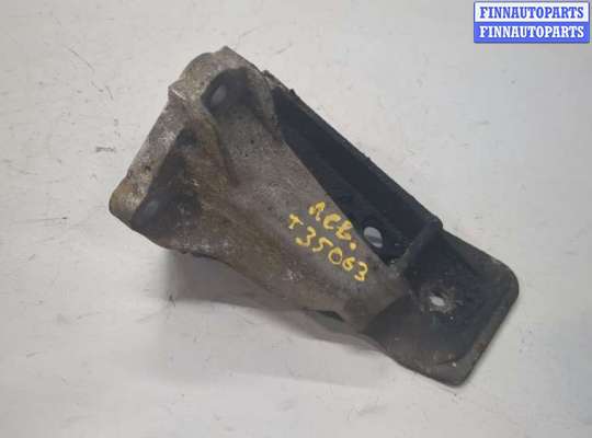 купить Кронштейн двигателя на Land Rover Discovery 3 2004-2009