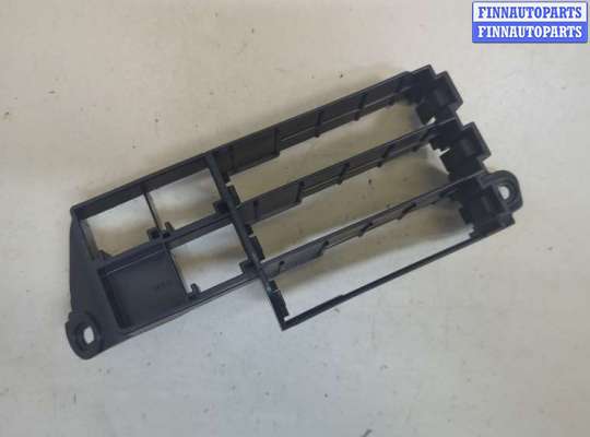 купить Кронштейн (лапа крепления) на Audi Q7 2005-2015