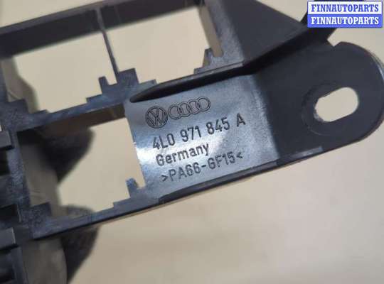 купить Кронштейн (лапа крепления) на Audi Q7 2005-2015