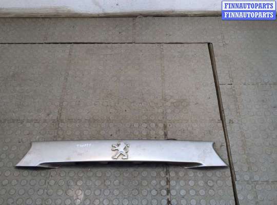 Накладка крышки багажника (двери) PG1221186 на Peugeot 4007 2007-2012