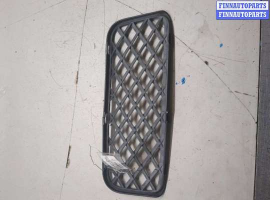 купить Заглушка (решётка) бампера на Volkswagen Touareg 2002-2007