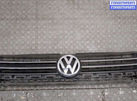 купить Решетка радиатора на Volkswagen Touran 2010-2015