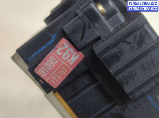 купить Переключатель дворников (стеклоочистителя) на Toyota Matrix 2002-2008