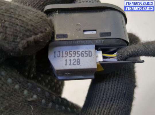 купить Кнопка регулировки зеркал на Volkswagen Golf 4 1997-2005