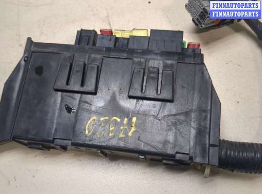 Блок предохранителей NS892544 на Nissan Juke 2010-2019