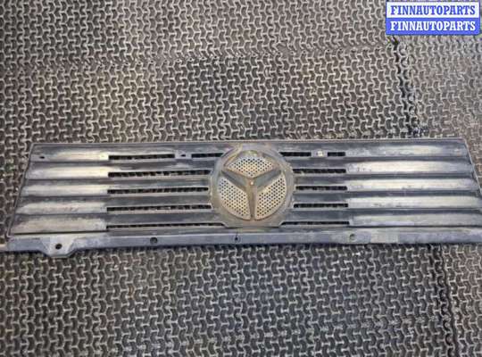Решетка радиатора на Mercedes-Benz 100 (631)