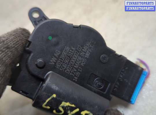 Моторчик заслонки печки на Volkswagen Tiguan II