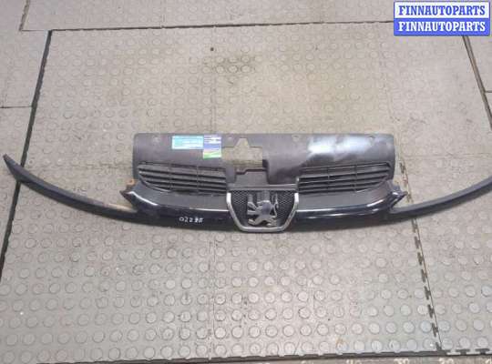 купить Решетка радиатора на Peugeot 206