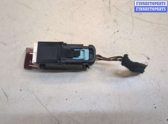 купить Кнопка аварийки на Volkswagen Passat CC 2008-2012