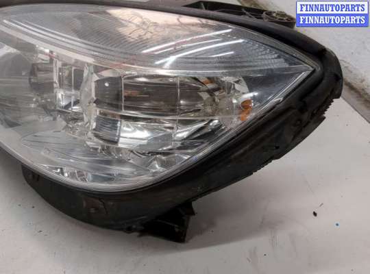 Фара передняя на Mercedes-Benz C (W204)