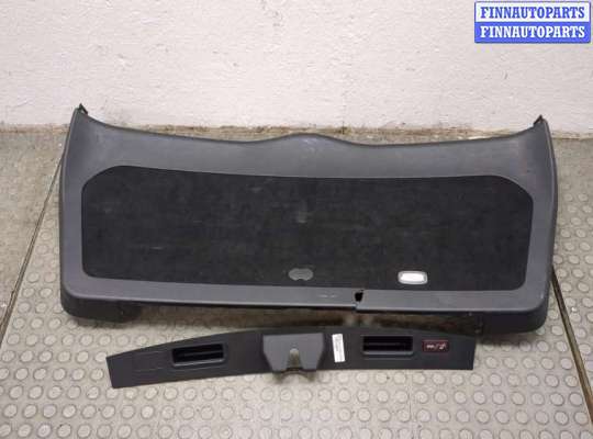 Обшивка крышки (двери) багажника MB1706774 на Mercedes ML W164 2005-2011