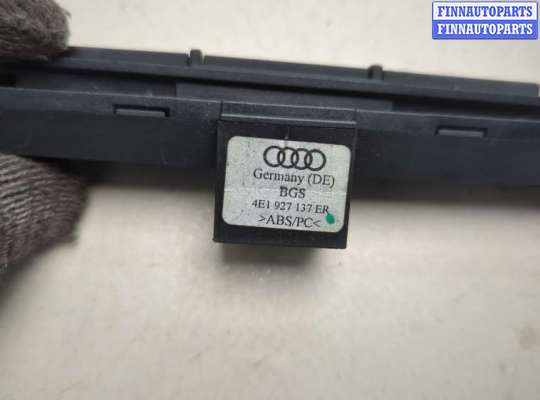 купить Кнопка аварийки на Audi A8 (D3) 2002-2010