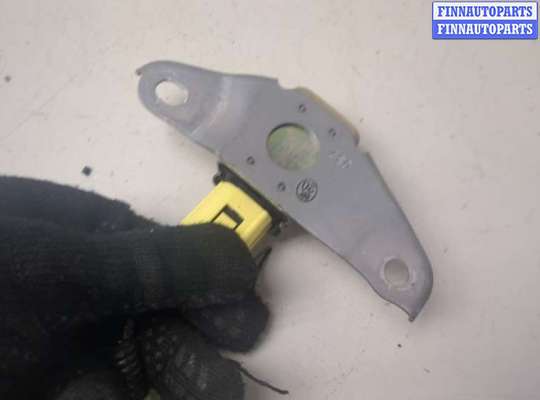 купить Датчик удара на Toyota Sienna 2 2003-2010