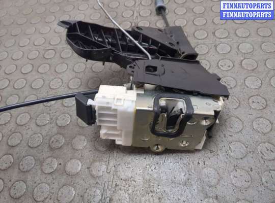 Замок боковой двери на Mercedes-Benz ML (W164)