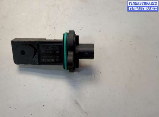 Измеритель потока воздуха (расходомер) OP2285173 на Opel Astra J 2010-2017