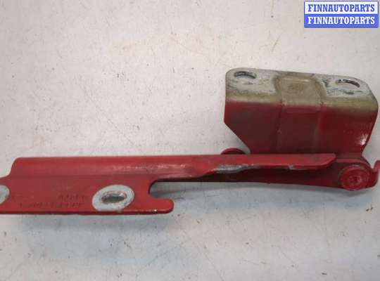 Петля капота на Ford Mustang V