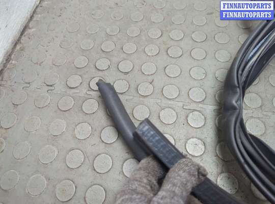 купить Уплотнитель на Ford Explorer 2015-2019