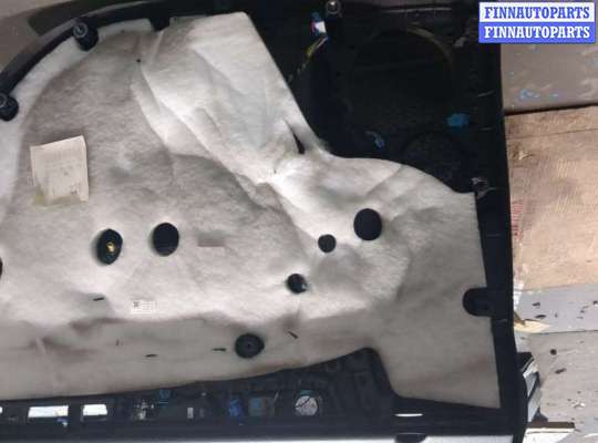 купить Дверная карта (Обшивка двери) на Volkswagen Touareg 2010-2014