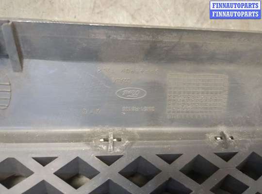 купить Решетка радиатора на Ford C-Max 2002-2010