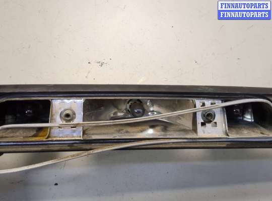 купить Фонарь дополнительный (стоп-сигнал) на Toyota Tundra 2000-2006