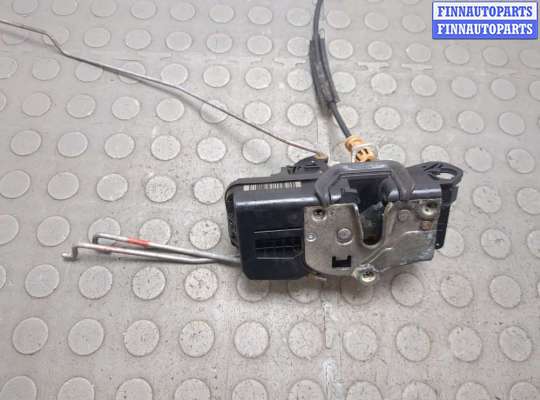 Замок боковой двери на Cadillac Escalade III (GMT 900)