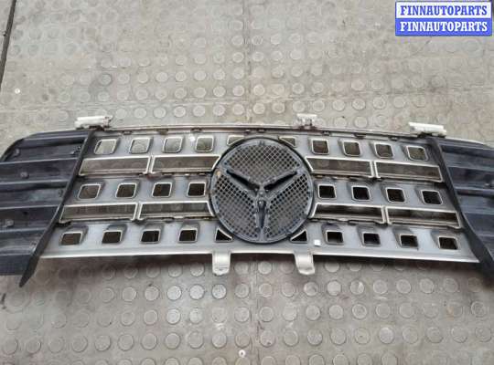 Решетка радиатора на Mercedes-Benz ML (W164)