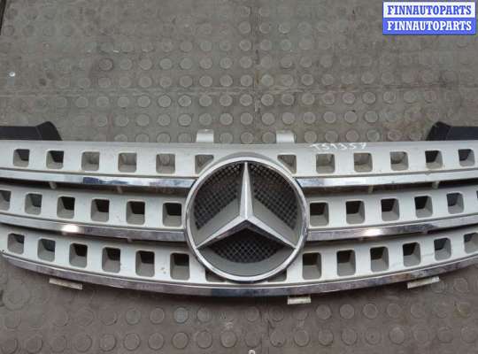 Решетка радиатора MB1578138 на Mercedes ML W164 2005-2011