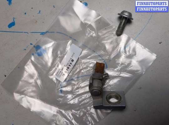 купить Петля двери на Skoda Yeti 2009-2018