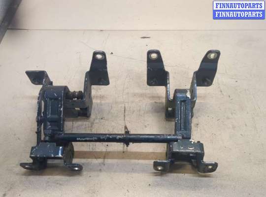 купить Петля двери на Nissan Titan 2003-2015