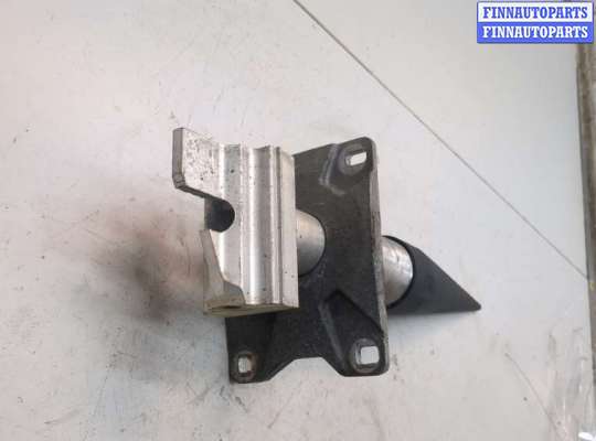 Кронштейн бампера на Audi A8 (D3, 4E)